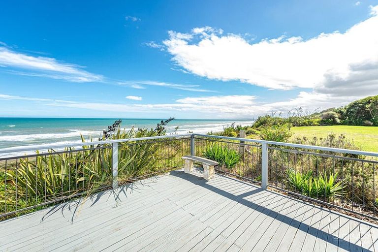 Photo of property in 29 Longbeach Drive, Castlecliff, Whanganui, 4501