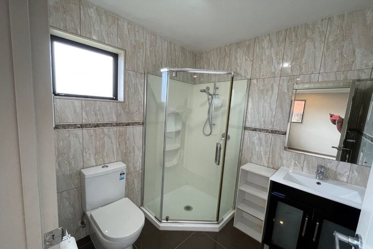 Photo of property in 8a Tawa Crescent, Manurewa, Auckland, 2102