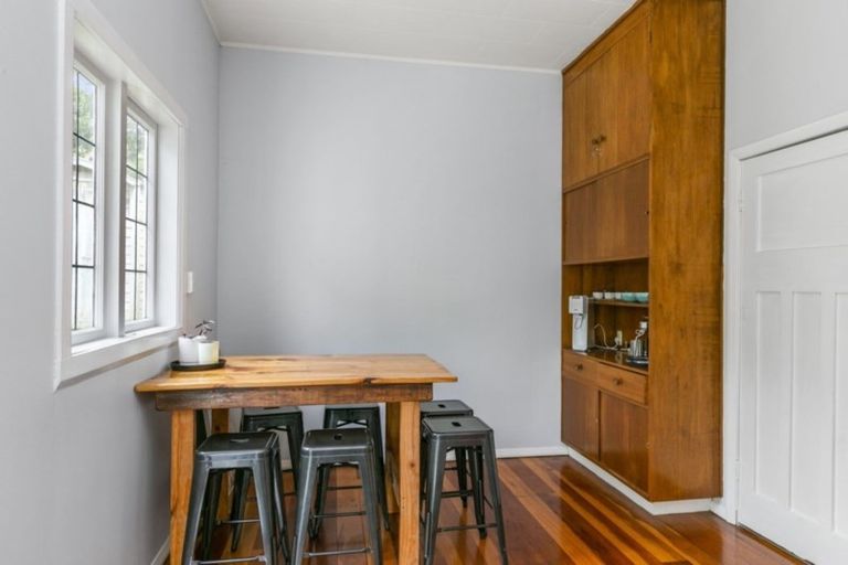 Photo of property in 15 Flers Street, Karori, Wellington, 6012