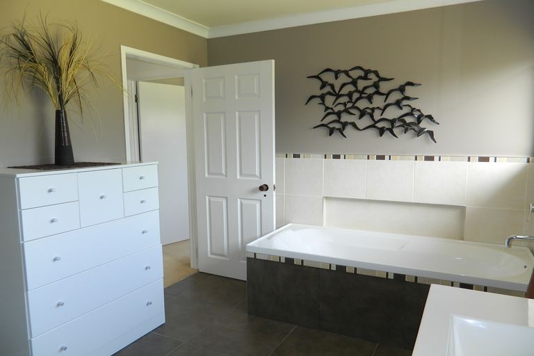 Photo of property in 8 Kendall Road, Kerikeri, 0230