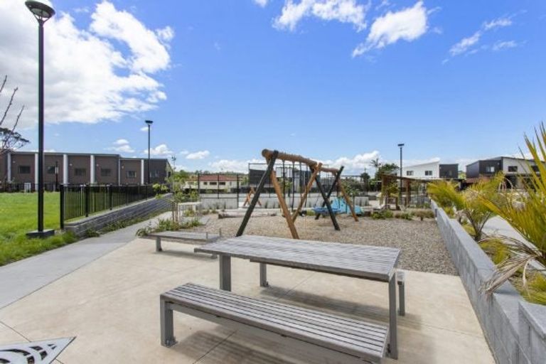 Photo of property in 14 Selo Street, Glen Eden, Auckland, 0602