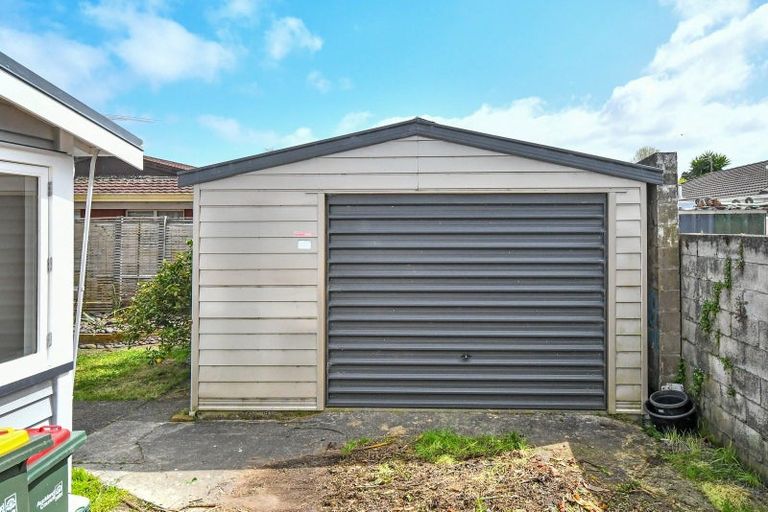 Photo of property in 1/2 Onslow Road, Papakura, 2110