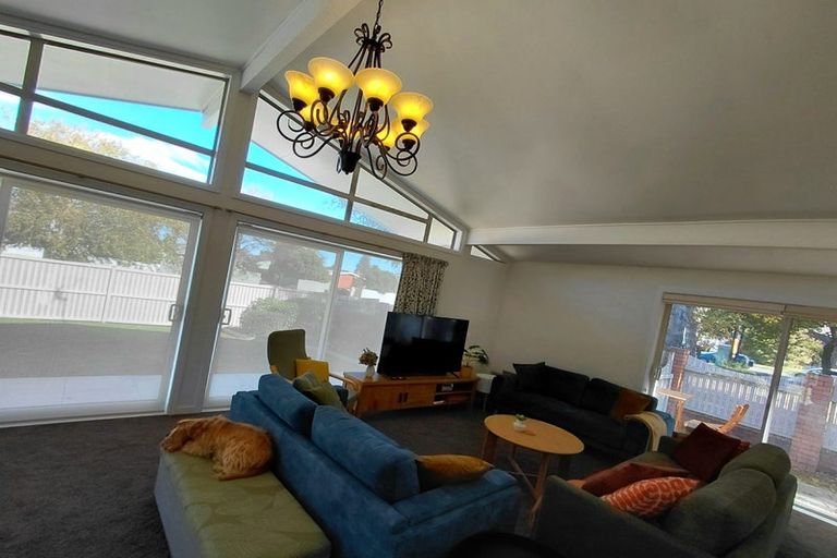 Photo of property in 226 Memorial Avenue, Burnside, Christchurch, 8053