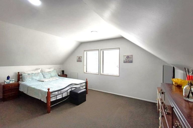 Photo of property in 37 Fields Parade, Oteha, Auckland, 0632
