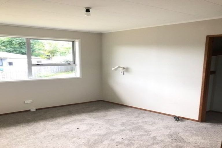 Photo of property in 5 Topliss Drive, Northcross, Auckland, 0632