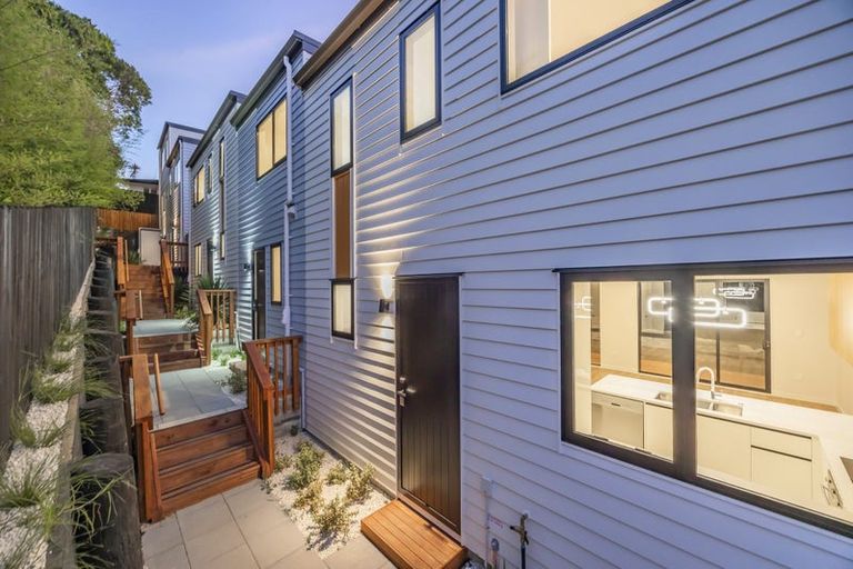 Photo of property in 10 Alexander Avenue, Torbay, Auckland, 0630
