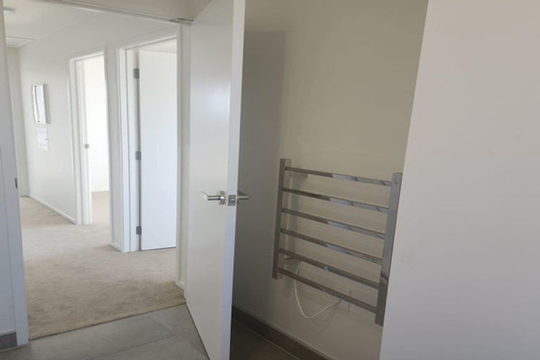 Photo of property in 16 Dorothy Thorpe Way, New Lynn, 0600