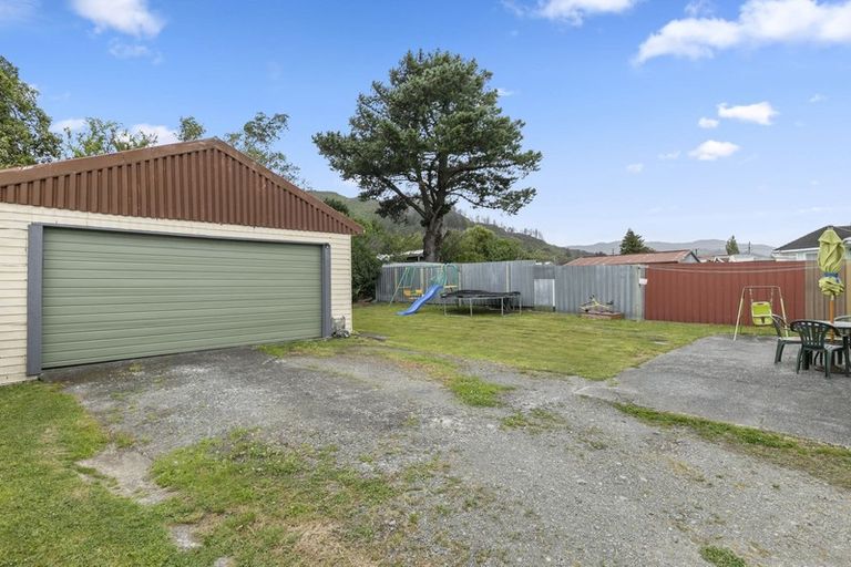Photo of property in 52 Frederick Street, Wainuiomata, Lower Hutt, 5014