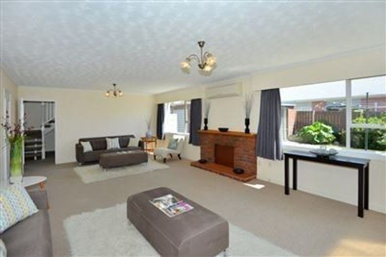 Photo of property in 2/8a Rachel Place, Avonhead, Christchurch, 8042