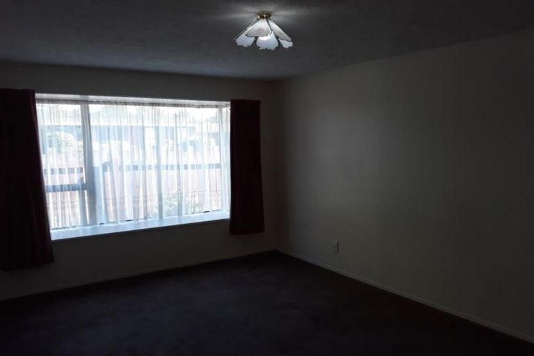 Photo of property in 120 Grahams Road, Burnside, Christchurch, 8053