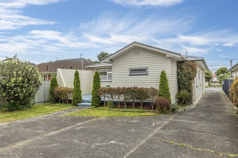 Photo of property in 37 Glamis Avenue, Strathmore Park, Wellington, 6022