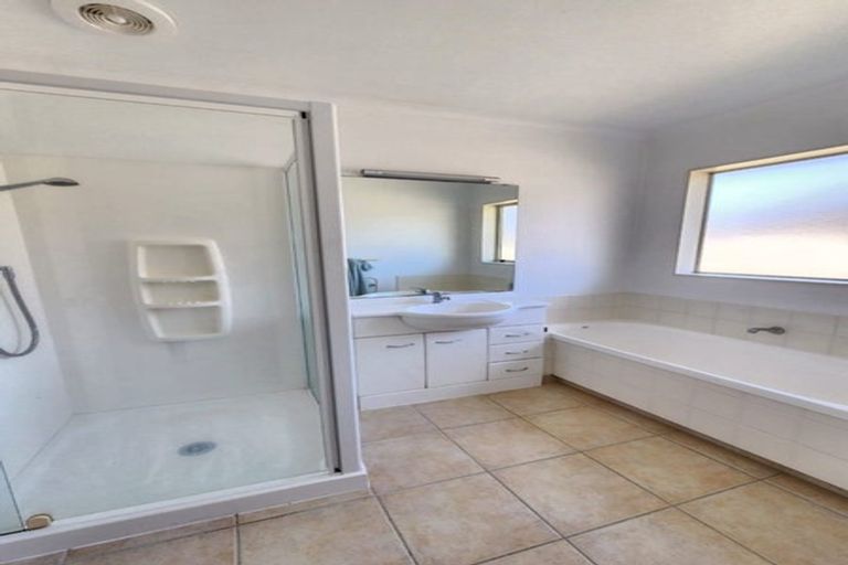 Photo of property in 20 Blackwood Drive, Wattle Downs, Auckland, 2103