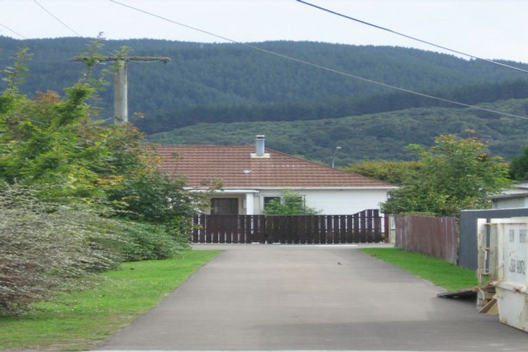 Photo of property in 33 Palmer Crescent, Silverstream, Upper Hutt, 5019