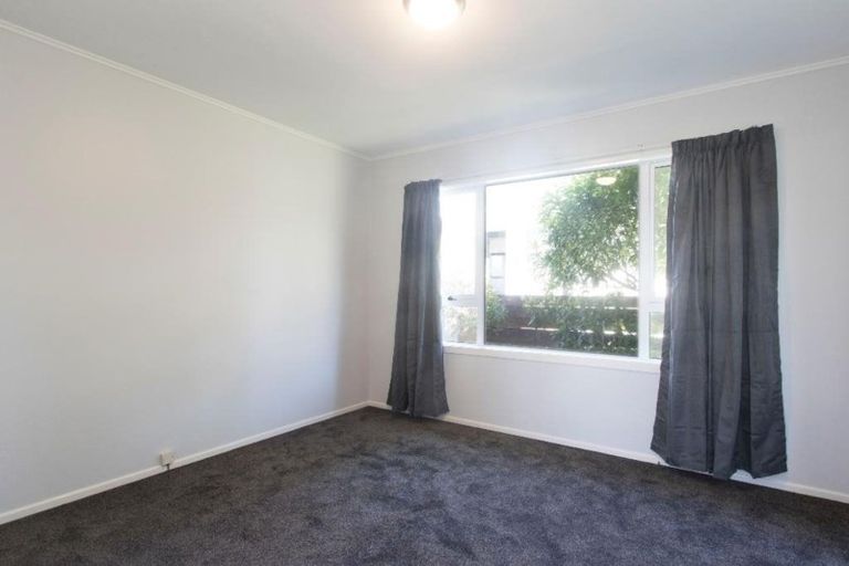 Photo of property in 16 Loasby Crescent, Newlands, Wellington, 6037