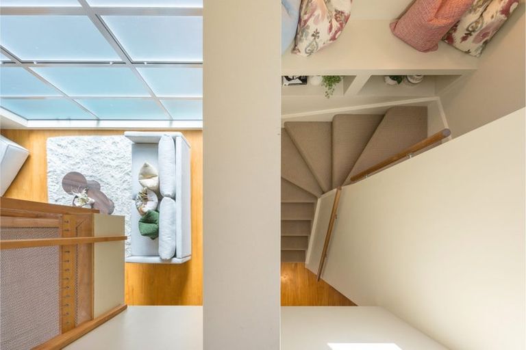 Photo of property in 21a Lyons Avenue, Murrays Bay, Auckland, 0630