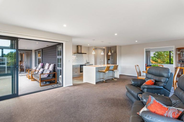 Photo of property in 24 Barry Curtis Place, Levin, 5510