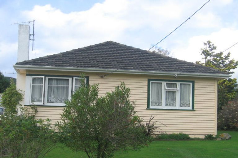 Photo of property in 17 Homedale Road, Wainuiomata, Lower Hutt, 5014
