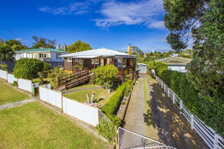 Photo of property in 47 Kia Ora Road, Beach Haven, Auckland, 0626