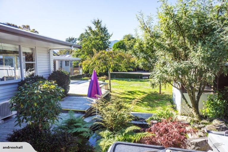 Photo of property in 7 Leybourne Avenue, Waikanae, 5036