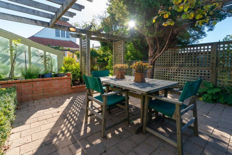 Photo of property in 9 Falkirk Avenue, Seatoun, Wellington, 6022