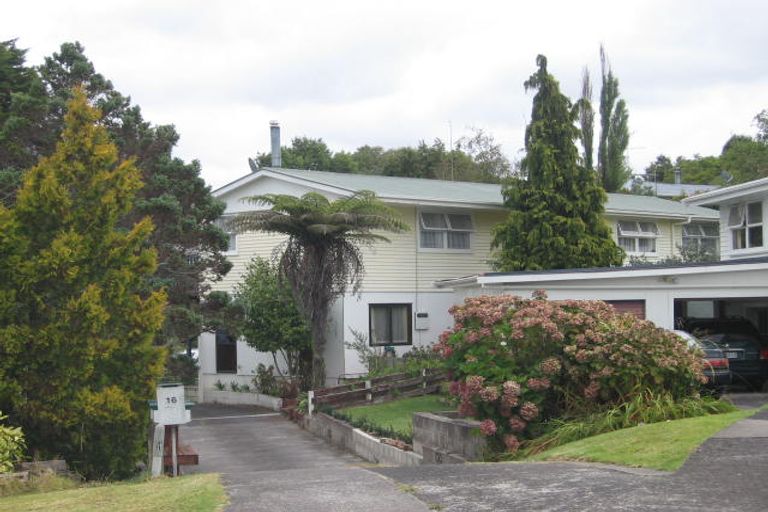 Photo of property in 1/16 Sunhaven Avenue, Glenfield, Auckland, 0629