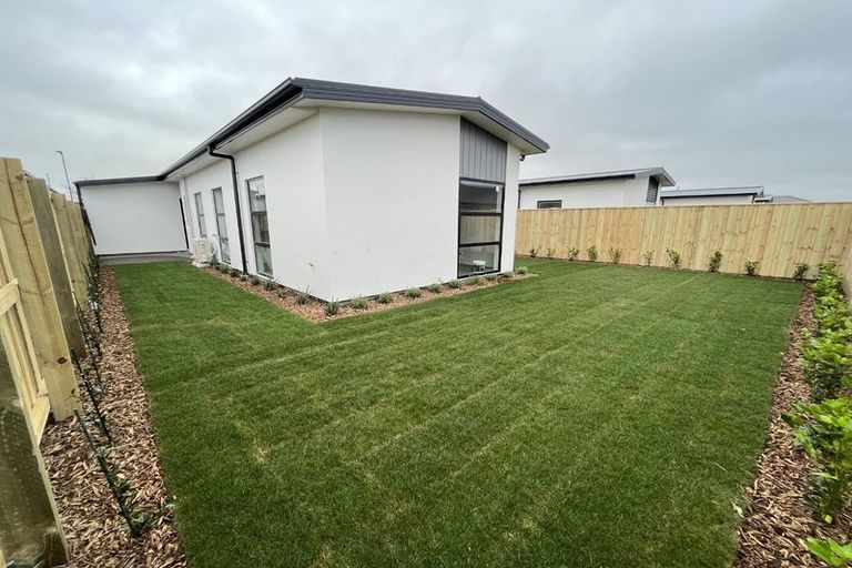 Photo of property in 27 Marcoola Drive, Rolleston, 7614