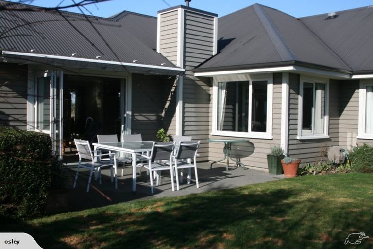 Photo of property in 1 Holly Place, Rangiora, 7400