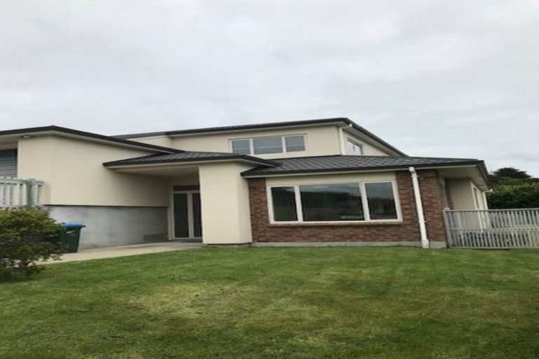 Photo of property in 33 Aspiring Terrace, Aotea, Porirua, 5024
