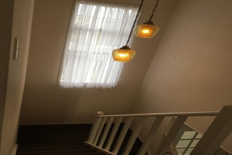 Photo of property in 1/5 Pupuke Road, Takapuna, Auckland, 0622