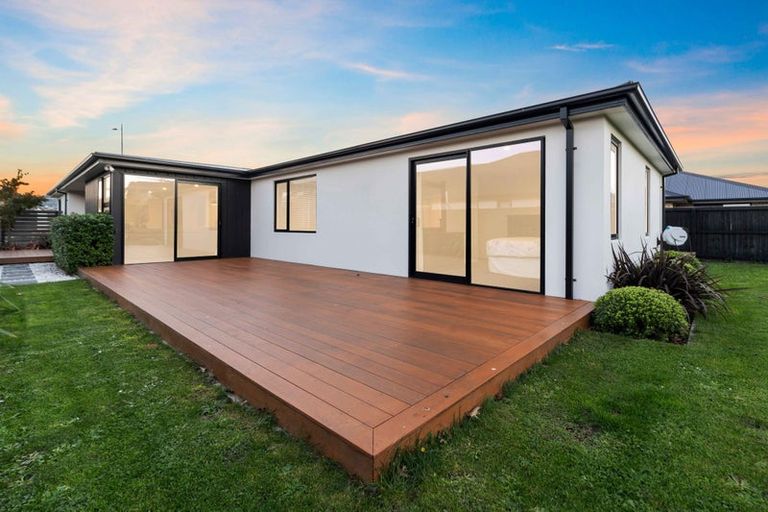 Photo of property in 13 Whitburn Avenue, Halswell, Christchurch, 8025