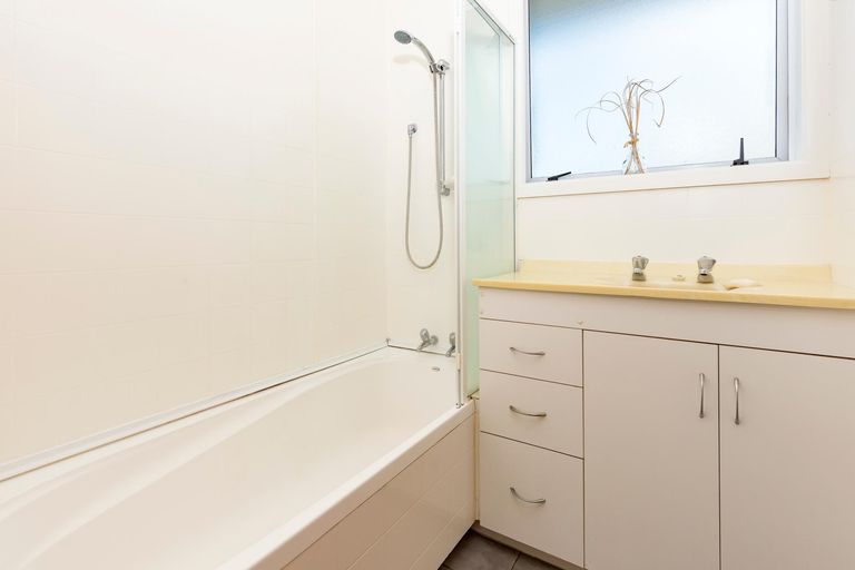 Photo of property in 19 Paterson Avenue, Pukekohe, 2120