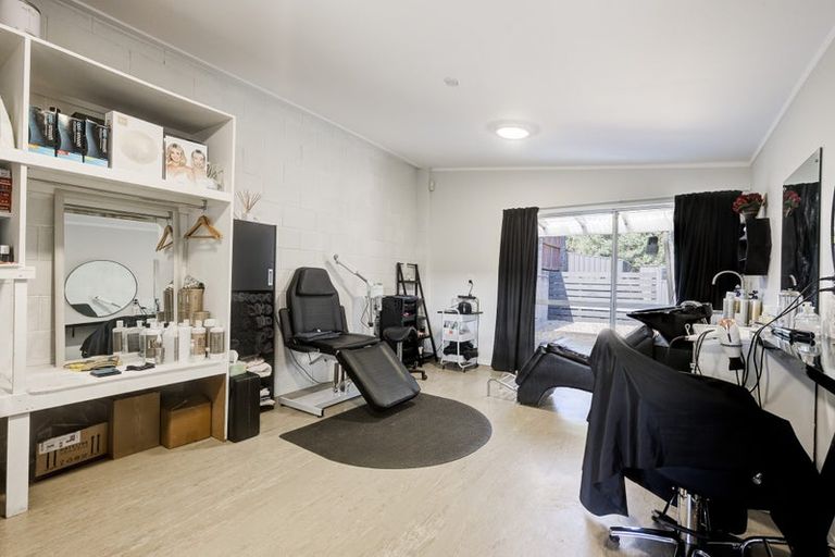 Photo of property in 24 Splitt Avenue, Glenview, Hamilton, 3206