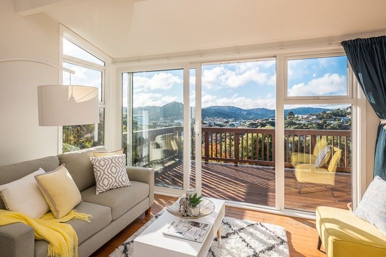 Photo of property in 25 Voltaire Street, Karori, Wellington, 6012