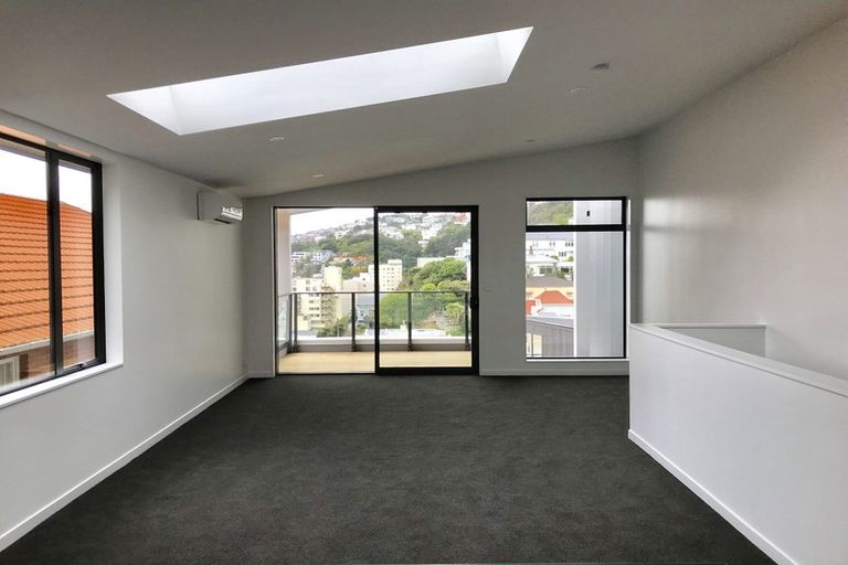 Photo of property in 18u1 Oriental Terrace, Oriental Bay, Wellington, 6011