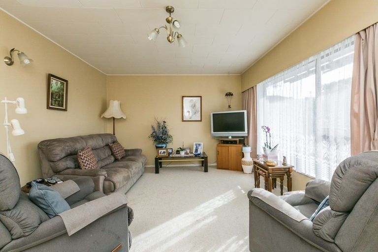 Photo of property in 2/17 Ngarimu Crescent, Taradale, Napier, 4112