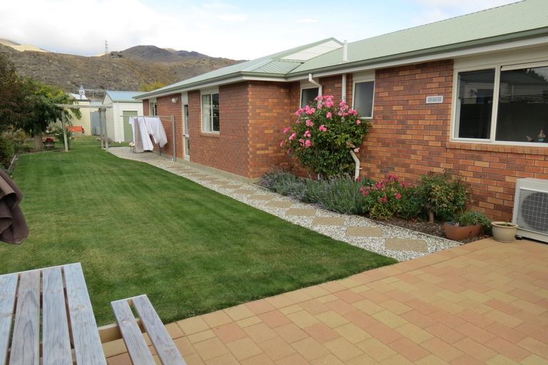 Photo of property in 64 Erris Street, Cromwell, 9310