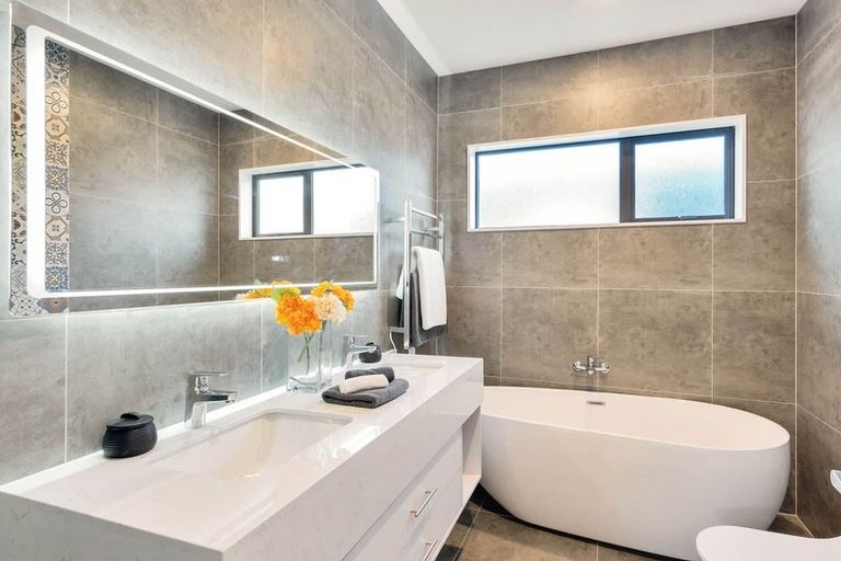 Photo of property in 15 Toanui Road, Hobsonville, Auckland, 0616