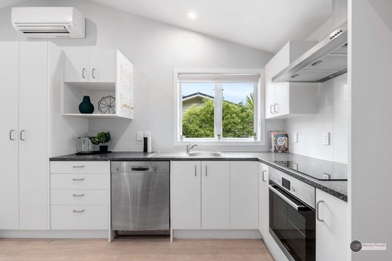 Photo of property in 136 Fraser Avenue, Johnsonville, Wellington, 6037