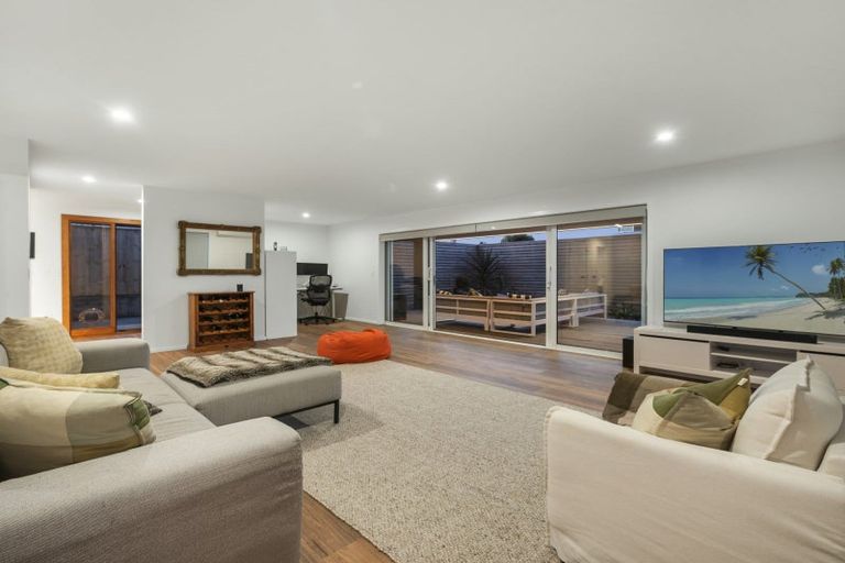 Photo of property in 112 Karewa Parade, Papamoa Beach, Papamoa, 3118