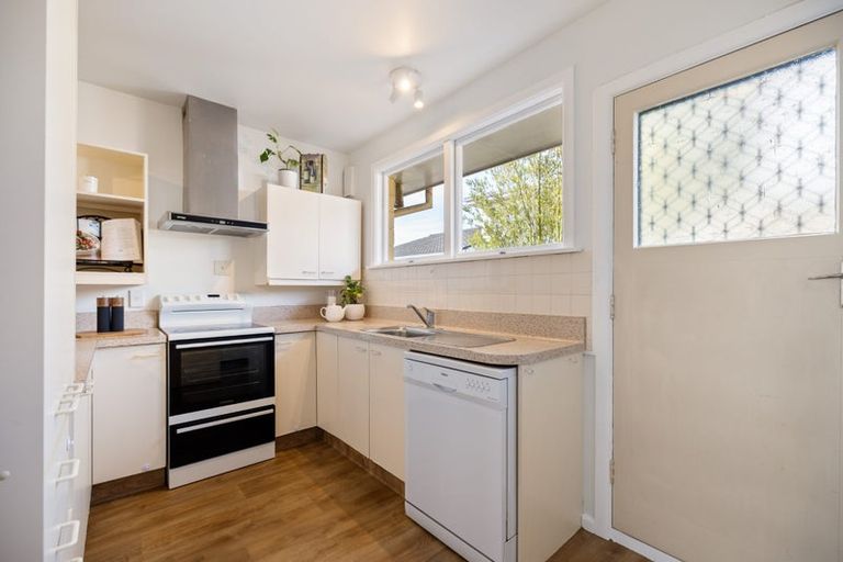 Photo of property in 2/4 Apollo Place, Papanui, Christchurch, 8052