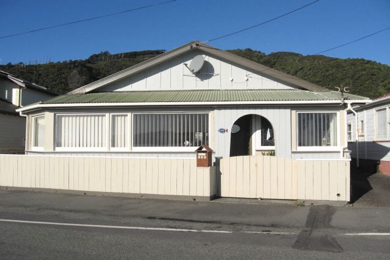 Photo of property in 133 Marine Parade, Eastbourne, Lower Hutt, 5013