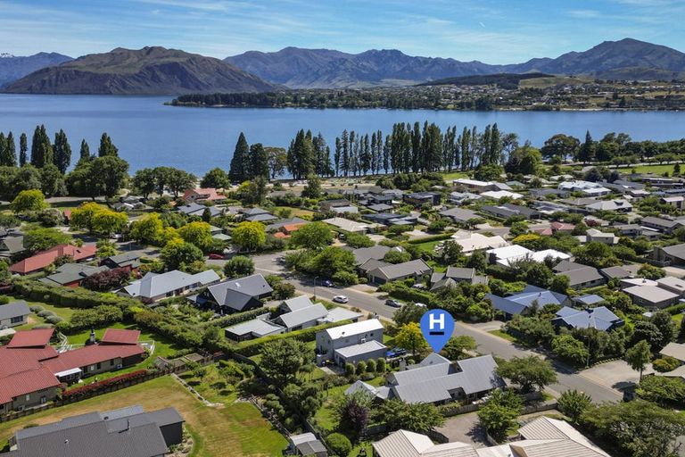 Photo of property in 121 Meadowstone Drive, Wanaka, 9305