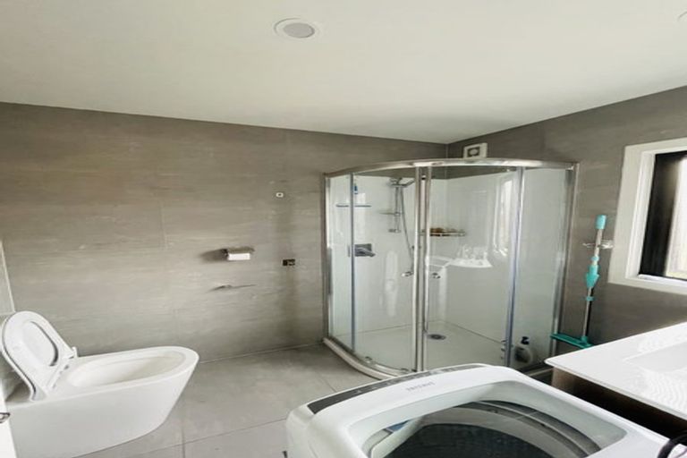 Photo of property in 6 Korama Lane, New Lynn, Auckland, 0600