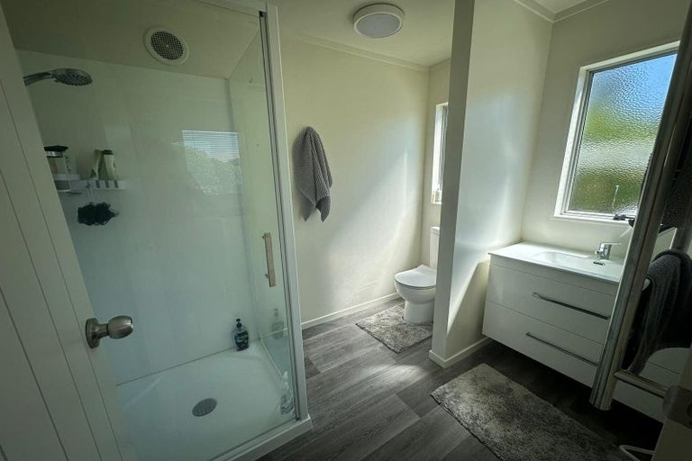 Photo of property in 29a Harbour View Road, Northland, Wellington, 6012