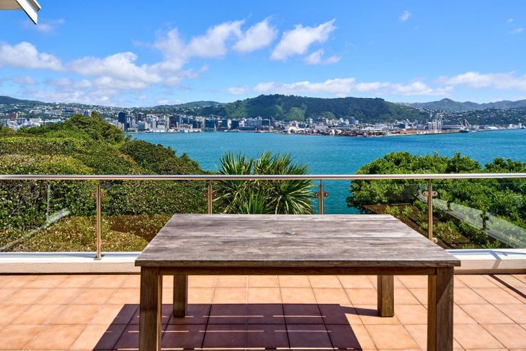 Photo of property in 14 The Crescent, Roseneath, Wellington, 6011
