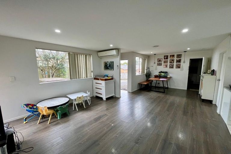 Photo of property in 57 Woodbank Drive, Glen Eden, Auckland, 0602