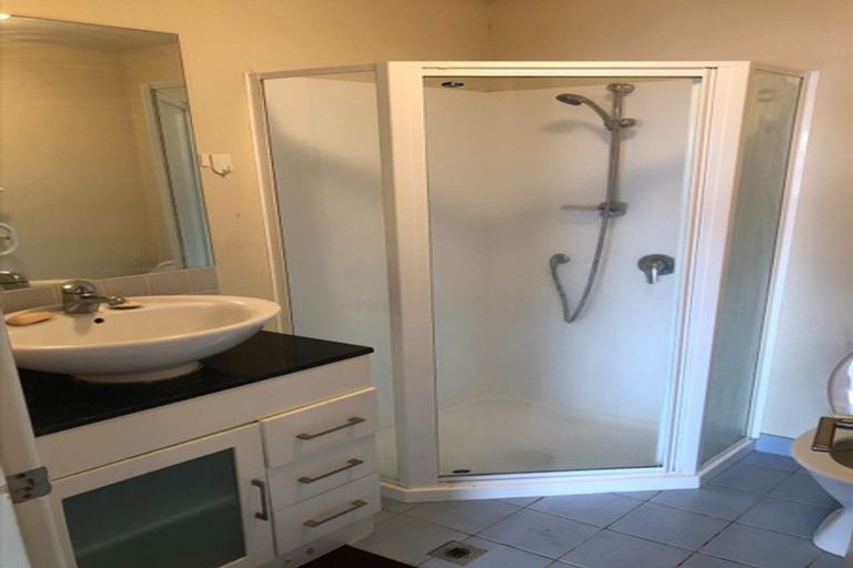 Photo of property in 2n/17 Crown Lynn Place, New Lynn, Auckland, 0600