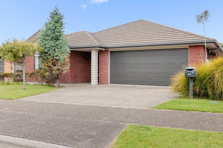 Photo of property in 25 Landing Drive, Pyes Pa, Tauranga, 3112
