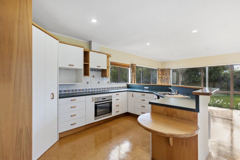Photo of property in 106 Atawhai Road, Fitzherbert, Palmerston North, 4410
