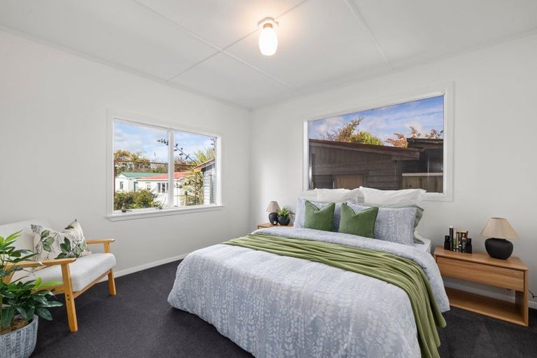 Photo of property in 100 Brandon Street, Featherston, 5710